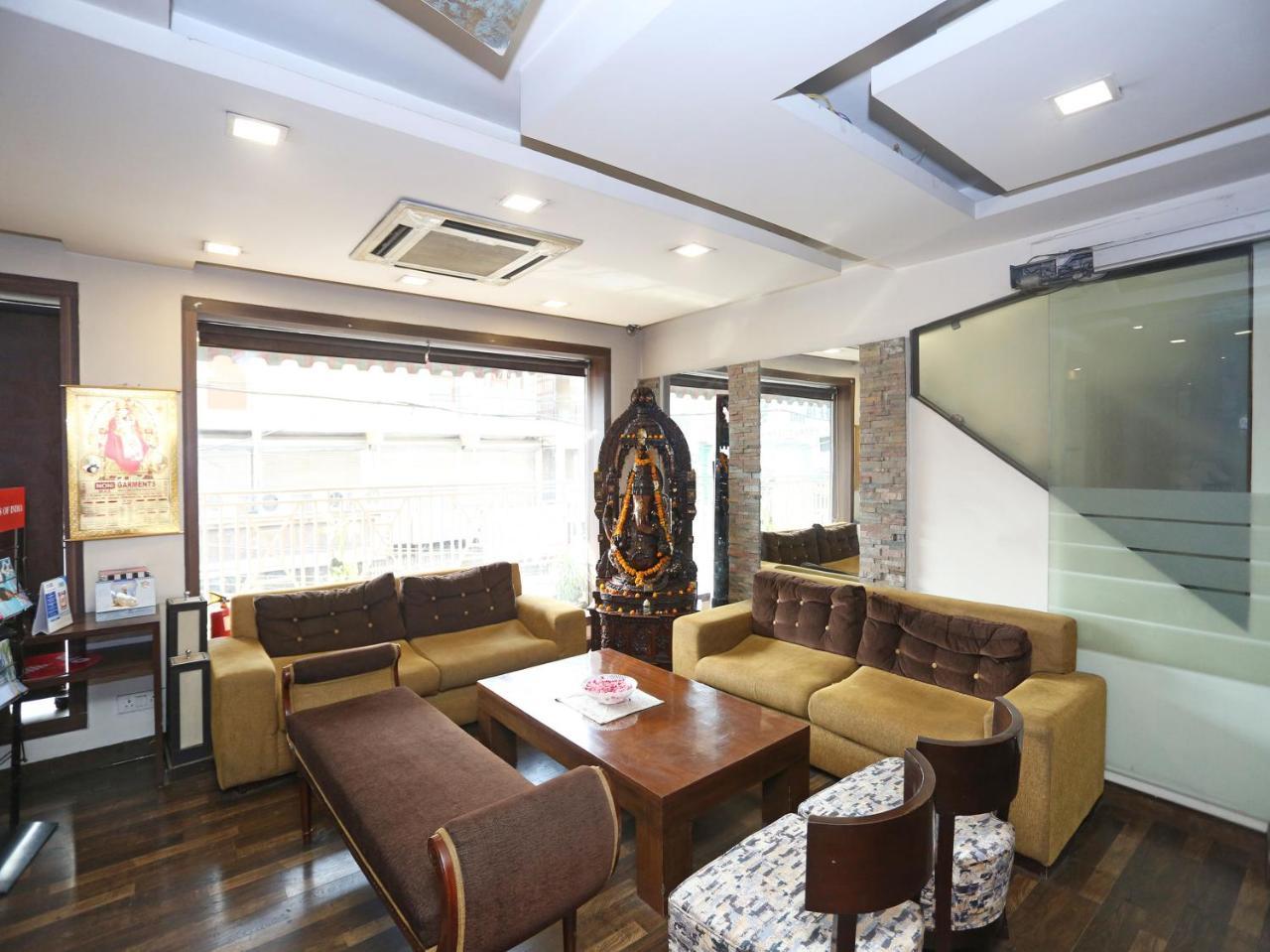 Hotel Clark Heights New Delhi Buitenkant foto