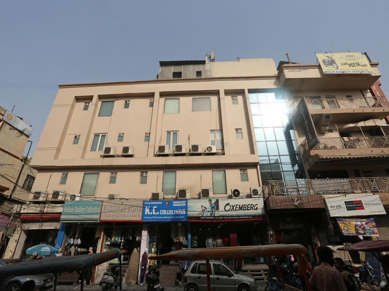 Hotel Clark Heights New Delhi Buitenkant foto