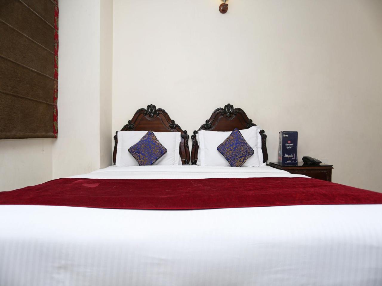 Hotel Clark Heights New Delhi Buitenkant foto