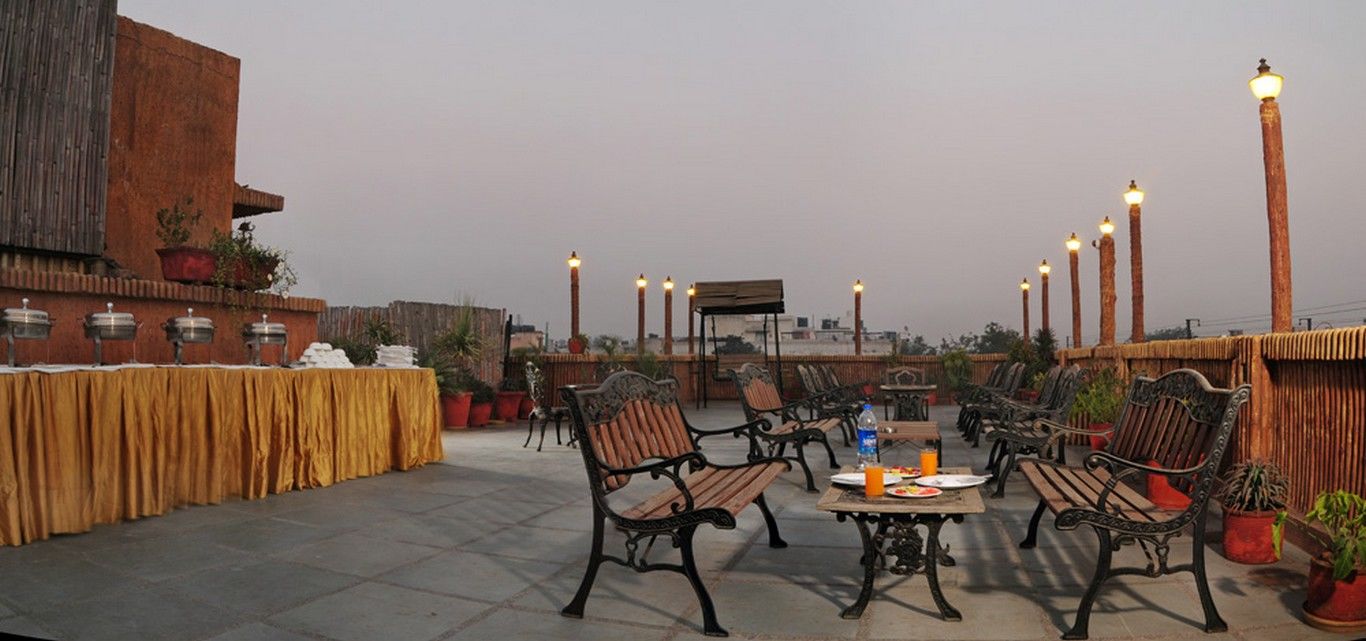 Hotel Clark Heights New Delhi Buitenkant foto