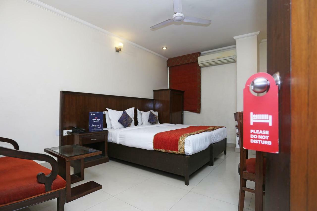 Hotel Clark Heights New Delhi Buitenkant foto